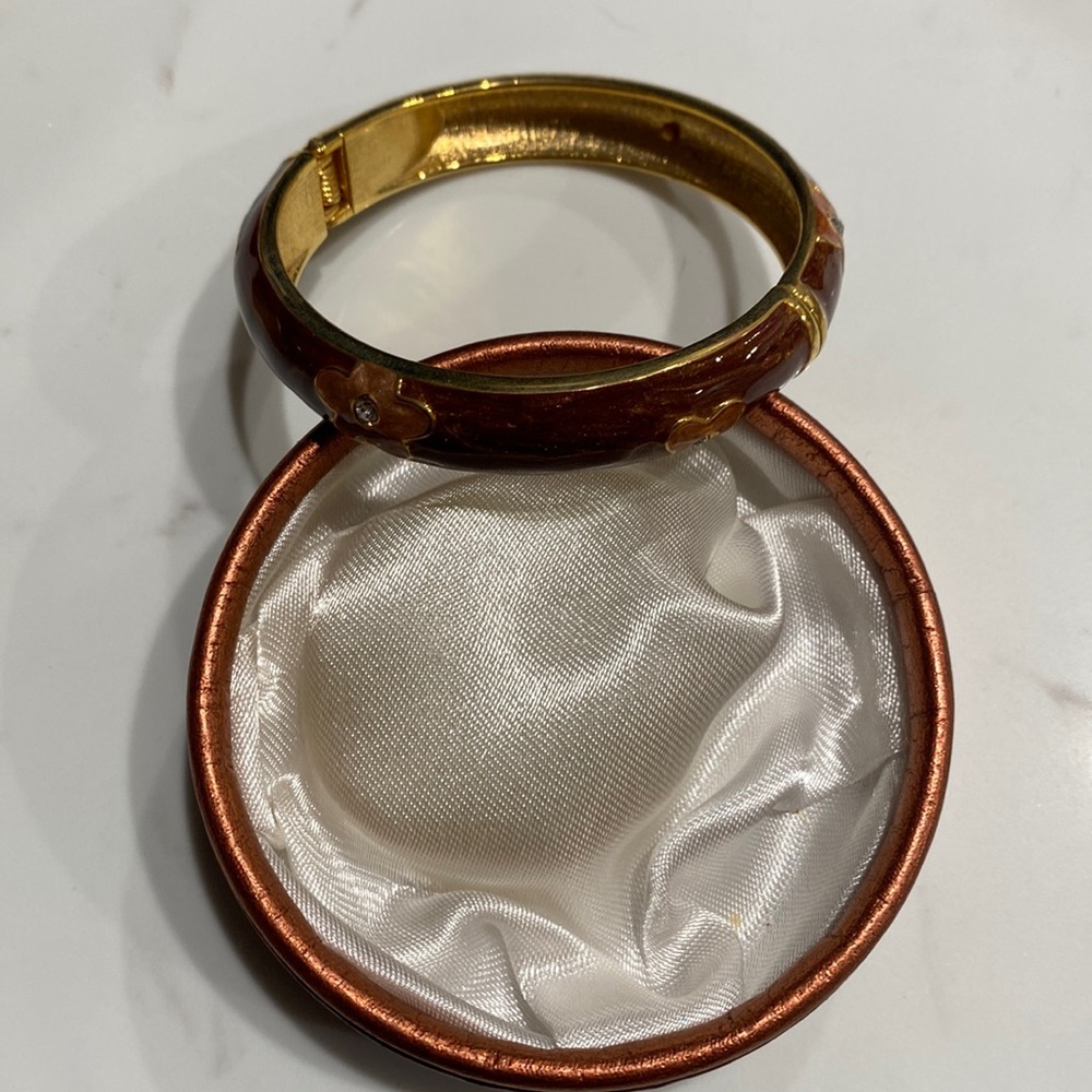 Cuff bracelet